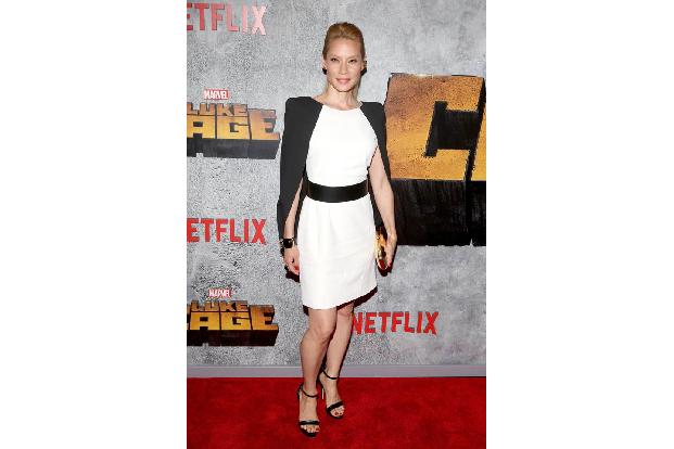 ...Lucy Lu nicht, um die Miete bezahlen zu können. Sie hatte in ihren jungen Jahren gleich drei Jobs gleichzeitig: Sekretäri...