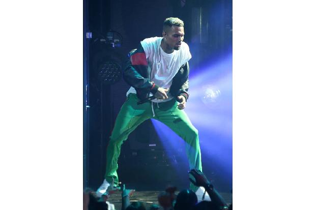 ...Chris Brown hat ohnehin ein Aggressionsproblem, da half es auch nicht, als sein Kollege Soulja Boy ein Bild von Chris' eh...