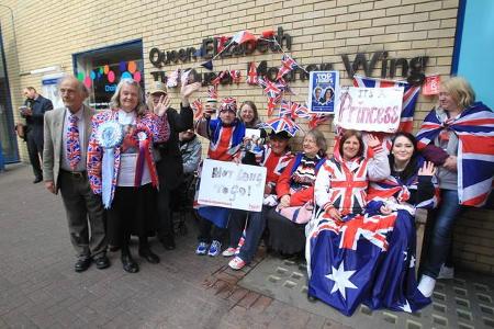 ...2015 waren Fans aus aller Welt dabei, als Prinzessin Charlotte am 2. Mai das Licht der Welt erblickte. Und die Geburt...