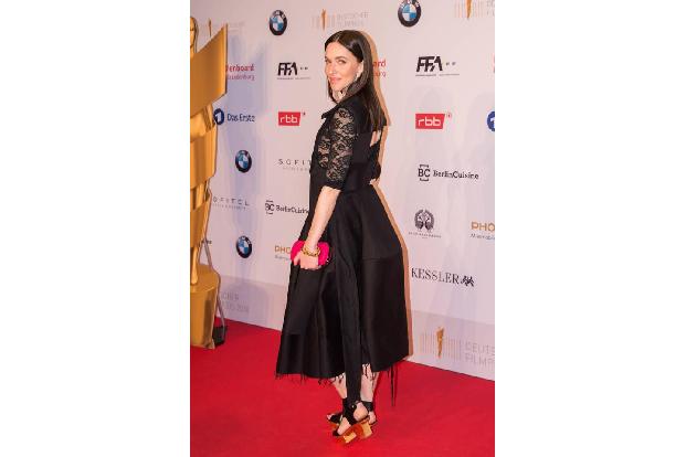 ...die sich Hoffnung auf die begehrte Trophäe macht. Kim Riedles Darbietung in 'Back for Good' beeindruckte so sehr, dass si...