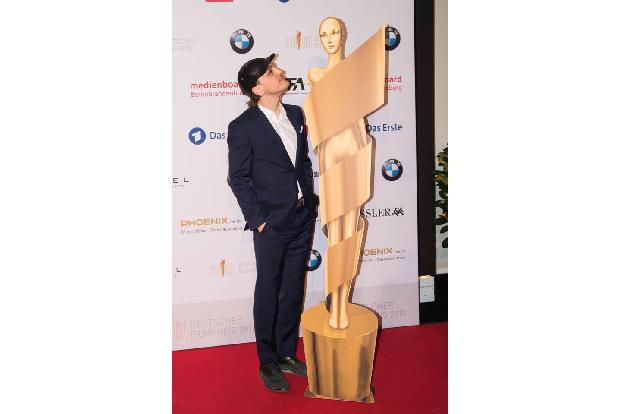 ...Franz Rogowski beste Aussichten hat, die Auszeichnung für die beste männliche Hauptrolle für 'In den Gängen' mit nach Hau...