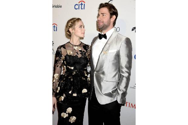 ...ihres Ehemannes und Schauspielkollegen John Krasinski zur Gala erschienen, der auf der Liste der 100 geführt wird. Die be...