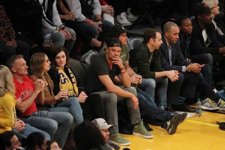 ...Schauspieler Josh Duhamel am 7. März erleben. Sein Gesichtsausdruck aber verrät es schon: Mit 107:106 gegen Orlando Magic...