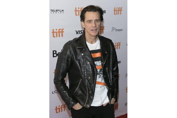 ...Jim Carrey lebte als Kind zusammen mit seiner gesamten Familie in einem VW-Bus. Zeitweise wurde dieser im Vorgarten seine...