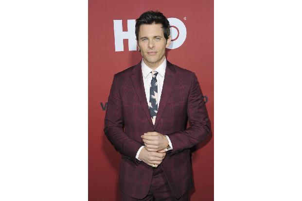...James Marsden, denn der Schönling ist bereits seit der ersten Staffel dabei und wird wieder in die Rolle des Teddy Flood ...
