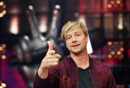 Samu Haber nahm für seinen Traumjob bei 'The Voice of Germany' sogar Deutschunterricht. Immer wieder kehrte er zu den bekann...
