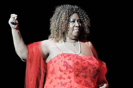 'Respect' – mit diesem Song sang sich Aretha Franklin 1967 endgültig in die Herzen aller Soul-Liebhaber. Der Text des Liedes...