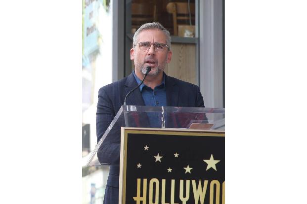 ...Steve Carrell gekommen, der seine gute Freundin in den Himmel lobte. Gemeinsam standen sie 2014 für den Film 'Die Coopers...