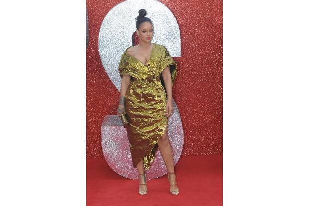 ...Rihanna, denn die Fotos von ihrem geschundenen Gesicht gingen damals um die Welt. Ihr Ex-Freund Chris Brown konnte einfac...