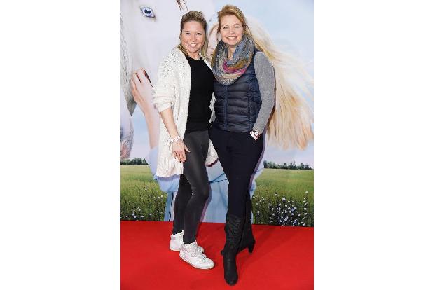 Beim Thema Pferde können die Frier-Schwestern Caroline und Annette offenbar nicht widerstehen. Zur Premiere von 'Wendy 2 - F...