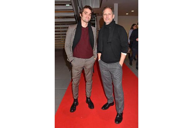 …denn auch Max Befort aus 'Genius' und 'SS-GB' ließ sich blicken und tauschte Erfahrungen mit Benno Fürmann aus. Der blieb a...