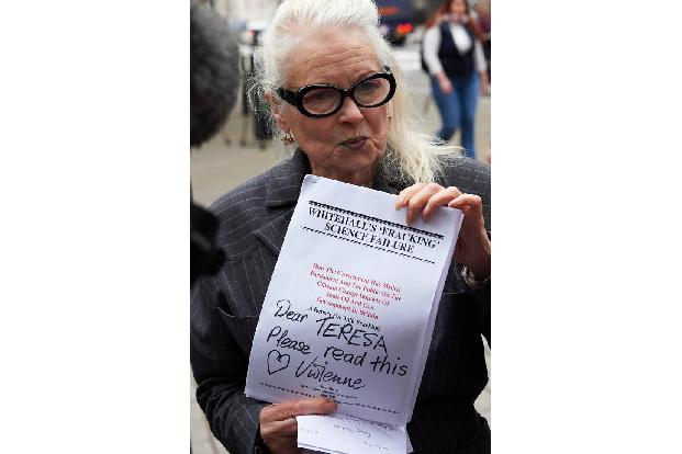 ...im Oktober 2017 machte sie mit einer besonderen Art des Protests auf sich aufmerksam. Damals wollte sie ein Schreiben an ...