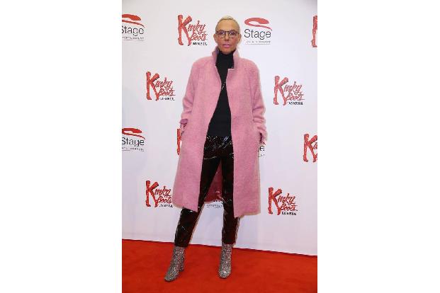 ...Natascha Ochsenknecht hat Hashimoto. Bei der Krankheit kommt es zu einer chronischen Entzündung der Schilddrüse, die bei ...