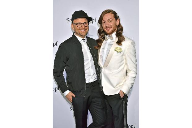 ...sie hatten wie It-Boy Riccardo Simonetti die Haare richtig schön. Ex-'GNTM'-Juror Armin Morbach steht dank Kopfbedeckung ...