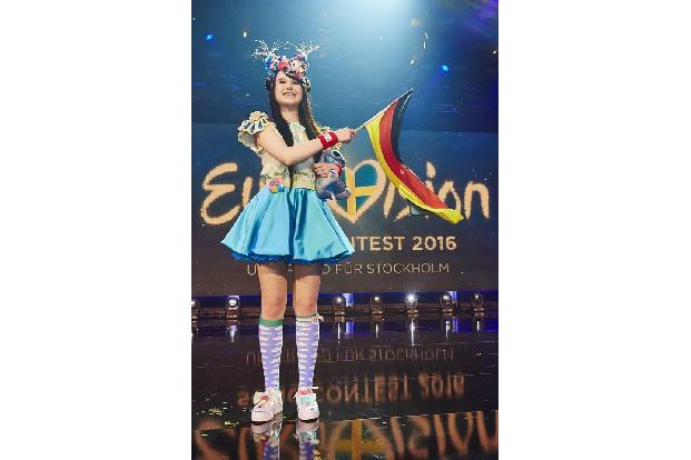 ...eine Platzierung besser als ihre Vorgängerin Jamie-Lee. Die Sängerin mit dem Manga-Look kam mit der Single 'Ghost' auf Ra...