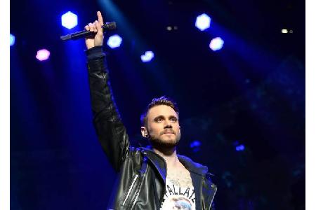 ...der Popsänger Roman Lob. In Aserbaidschan bugsierte er Deutschland mit dem Lied 'Standing Still' auf den achten Platz. Se...