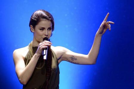 ...ihre erste Teilnahme im Jahr 2010 in Georgien, bei der sie mit 'Satellite' den Sieg für Deutschland holte. Zuvor hatte si...