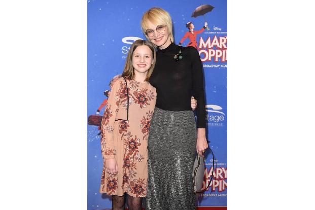 ...peppen die Kategorie Mutter-Tochter-Gespann auf: Moderatorin Susan Atwell erschien mit Tochter Ava auf dem Red Carpet. We...