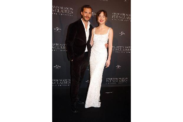 Auf der Kino-Leinwand bekommt Dakota Johnson öfter mal die Peitsche zu spüren. Auf dem schwarzen Teppich der Premiere von 'S...