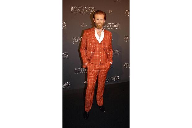 ...netten Seite präsentierte sich Eric Johnson. Im Film mimt er den bösen Ex-Chef von Anastacia Steele, der ihr ganz und gar...