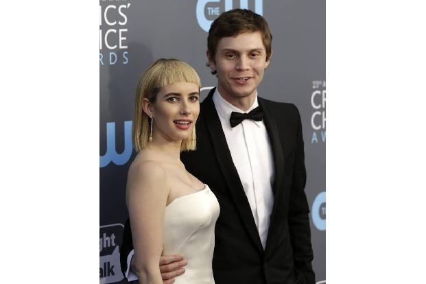 ...von Emma Roberts und Evan Peters eher nicht behaupten, die zwei sieht man eher auf den roten Teppichen und in Filmen. Abe...