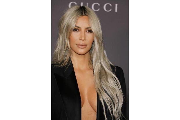 ...denkt Kim Kardashian, die sich bestürzt von dem jüngsten Amoklauf zeigte. Ein Dorn im Auge...