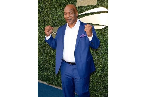 ...ob Mike Tyson beim gleichen Badezimmerausstatter einkauft, wie Kim Kardashian und Kanye West. Die Boxlegende ließ sich ei...