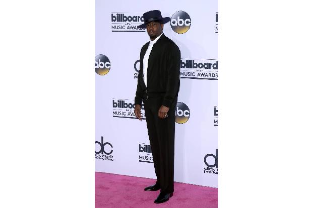 …P. Diddy alias Puff Daddy alias Sean 'Diddy' Combs. Das Namen-Chamäleon liebt nicht nur schicke Autos und Häuser und teure ...