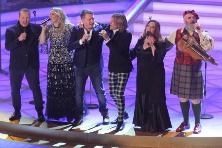 In jedem Jahr steht Florian Silbereisen für die ARD vor der Kamera (und auf der Bühne), um das 'Adventsfest der 100.000 Lich...