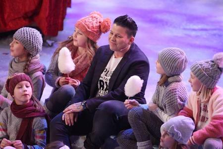 ...Kinder bei den Zuschauern immer gut ankommen, wissen auch die Programmchefs der ARD. So setzte sich Sängerin Kerstin Ott ...