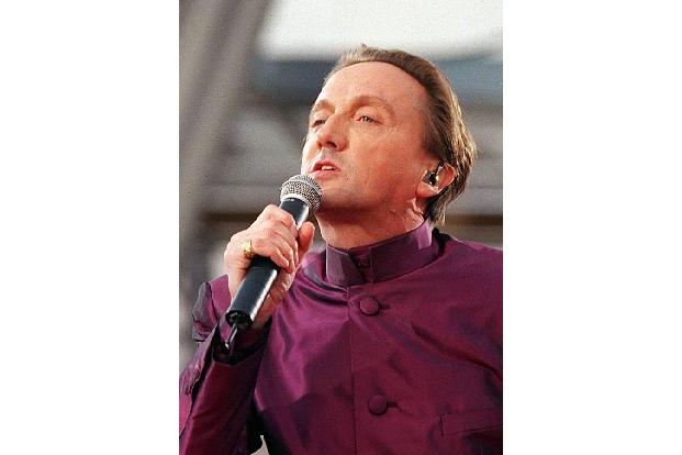 ...Singen und Schauspielern sollte es allerdings nicht bleiben. Schnell entdeckte Marius seine Leidenschaft für die Musik un...