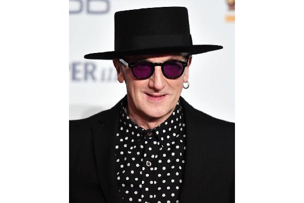 ...Durchbruch feierte er schließlich im Jahr 1976 als Theo Gromberg im Film 'Aufforderung zum Tanz'. Mit fast drei Millionen...