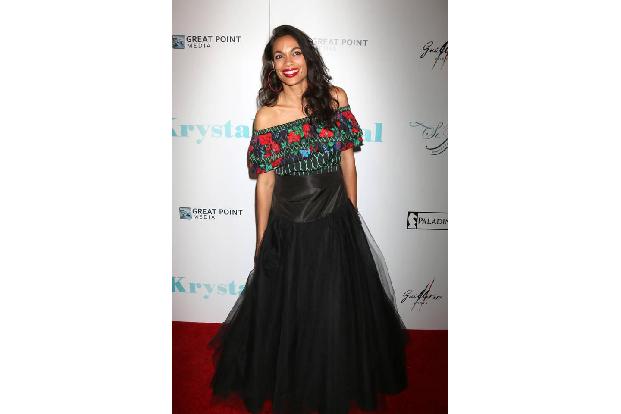 Rosario Dawson wurde in jungen Jahren auf der Veranda ihrer Eltern von Regisseur Larry Clark und Autorin Harmony Korine entd...