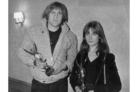 …von angeblichen Sprachstörungen und weil ihm unterstellt wurde, dass er dem Lehrer das Sparschwein stahl, brach er mit gera...