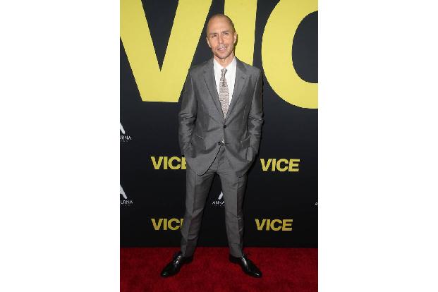 ...Sam Rockwell George W. Bush spielt, den aktuellen politischen Entwicklungen in den USA deutlich bewusst: Ein quasi-dokume...