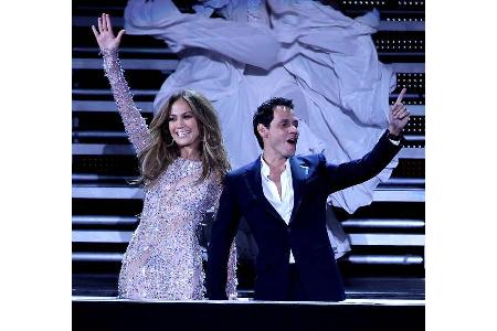 …Jennifer und Marc Anthony! Die beiden sagten 2004 Ja zueinander, bekamen zwei Kinder und trennten sich 2011. Daran konnte a...