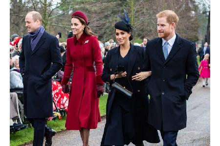 …die britischen Royals. Man könnte Prinz William und Prinz Harry fast unterstellen, echte Verlobungsring-Schnäppchen vergebe...