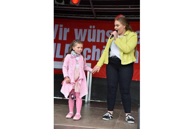 ...Verwandten (hier Estefania Wollny) bereits gut aus. Silvia erklärte nämlich stolz gegenüber 'BILD', die Familie sei berei...