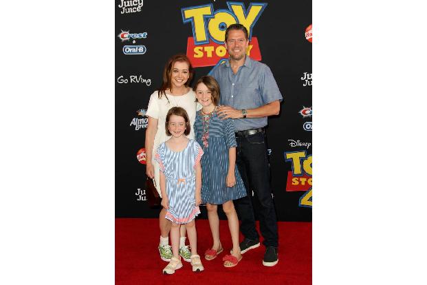 Alyson Hannigan hingegen wollte ihrer Familie die Premiere nicht vorenthalten und erschien freudestrahlend mit Ehemann Alexi...