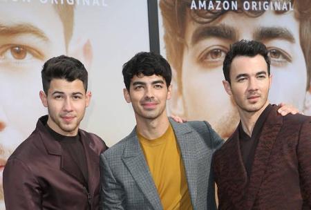 Nick, Joe und Kevin Jonas stellten am Montag in Los Angeles ihren neuen Film 'Chasing Happiness' vor. Doch das wahre Glück d...