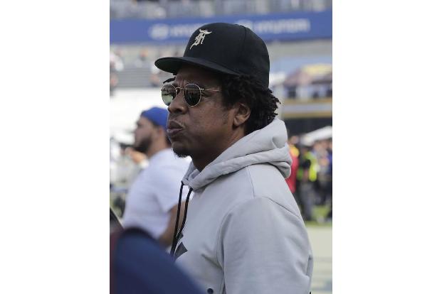 Der erste Hip-Hop-Milliardär der Welt heißt Jay-Z. Laut 'Forbes' hat der Megastar diese Schallmauer durchbrochen und ist gut...