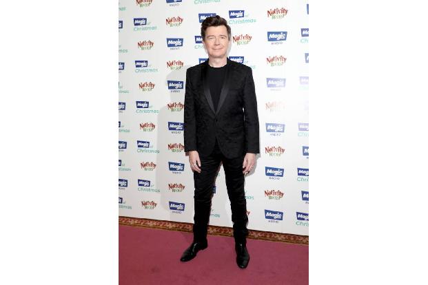 Was soll man schon erwarteten von einem Mann, dessen größter Hit 'Never gonna give you up' heißt? Ein Comeback, natürlich! R...