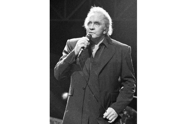 Er war bereits in den Fünfzigern ein Riesenstar, doch zwei Jahrzehnte später wurde es still um die Country-Legende Johnny Ca...