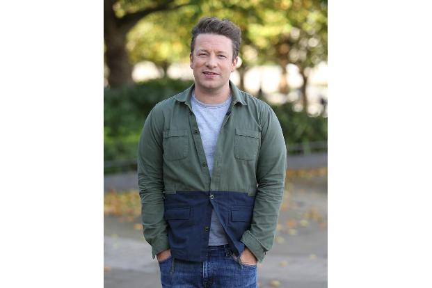Star-Koch Jamie Oliver möchte seine Großfamilie auch während dem Urlaub gerne selbst bekochen. Kein Wunder also, dass er ger...