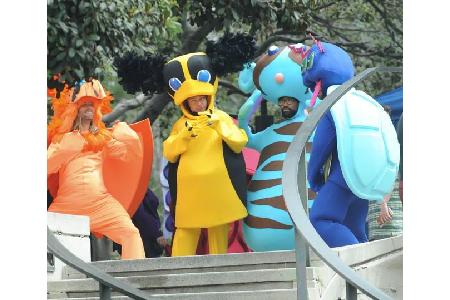 …Videos der Band sind legendär – man denke nur an den oberwitzigen Pokémon-Auftritt im Clip zu 'Don't Wanna Know' von 2016. ...