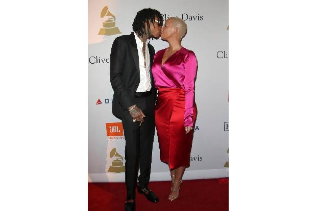 Amber Rose nahm mit Wiz Khalifa über Twitter Kontakt auf, nachdem er über sie in einem Interview geschwärmt hatte. Die Folge...