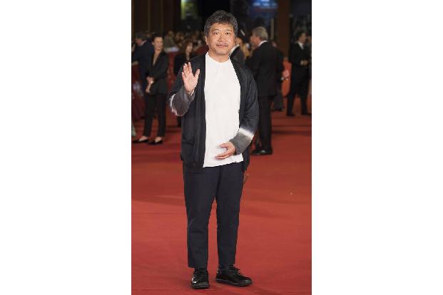 ...Kore-eda Hirokazu war in diesem Jahr mit seinem Melodram 'Shoplifters' für einen Oscar nominiert, gönnte sich auf dem Fil...