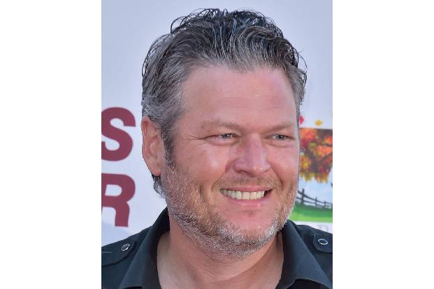 Hierzulande weniger bekannt, ergatterte der Countrysänger Blake Shelton 2017 die SMA-Krone. Seine erste Reaktion gegenüber '...