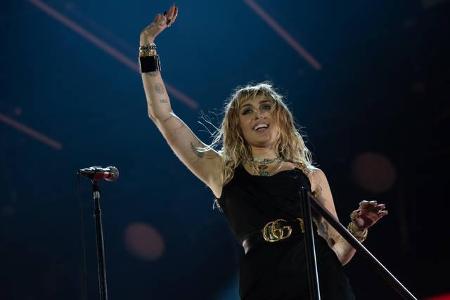Miley Cyrus ernährt sich schon seit langem vegan. Klar, dass bei der Sängerin auch kein Pelz im Haus hängt. Sie hat sogar ih...
