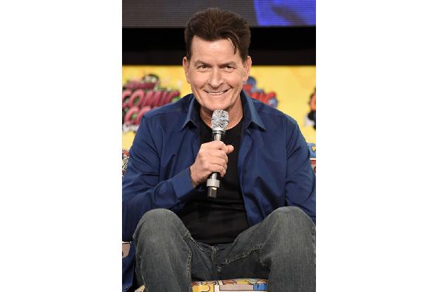 ...Charlie Sheen gleich mehrere Ausdrücke wie 'Tiger Blood' in den Raum geworfen. Insgesamt 22 Phrasen wollte er sich marken...